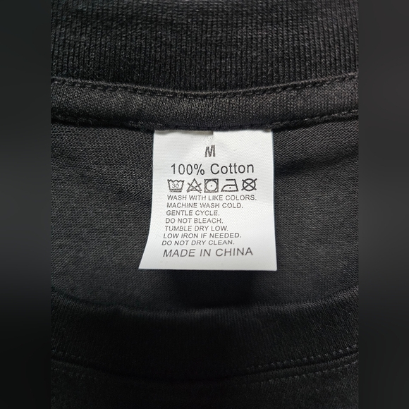 Voltron Graphic T-Shirt, Size Mens Medium, New With Out Tags - Picture 4 of 4